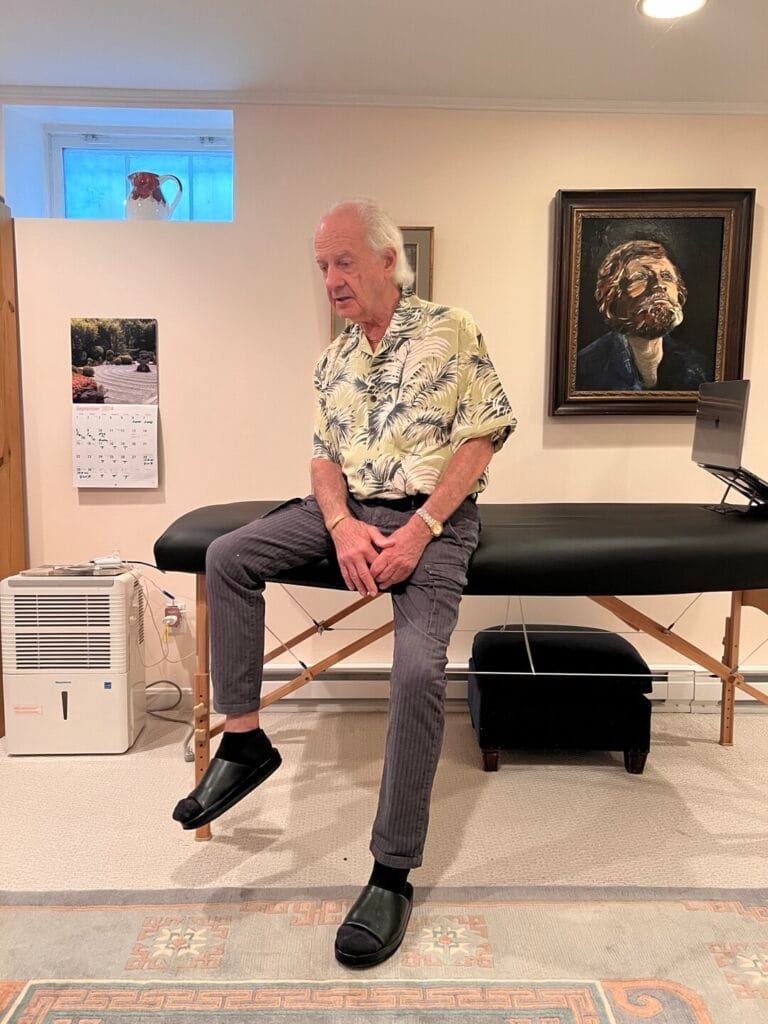 Tommy Thompson introducing freedom of the neck in an Alexander Technique class.